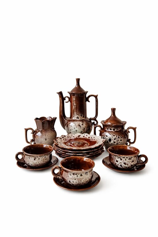 Broksatu keramikas servīze